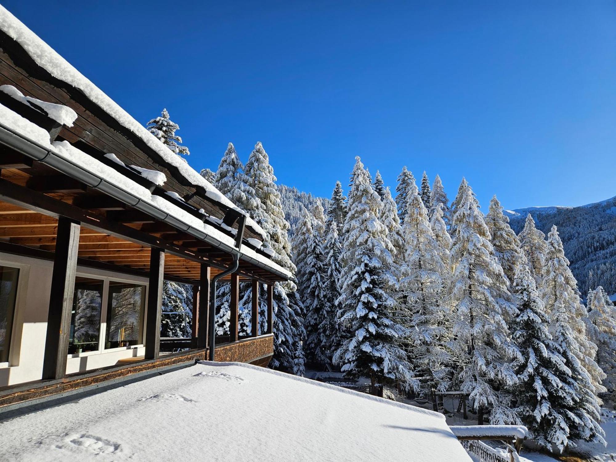 Kinder- Und Familienhotel Nockalm インナークレームス エクステリア 写真