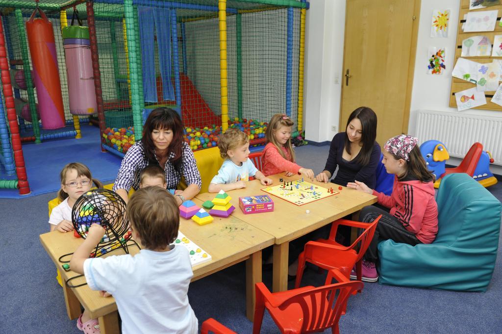 Kinder- Und Familienhotel Nockalm インナークレームス エクステリア 写真