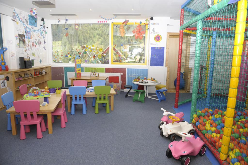Kinder- Und Familienhotel Nockalm インナークレームス エクステリア 写真