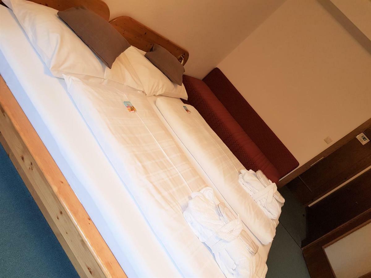 Kinder- Und Familienhotel Nockalm インナークレームス エクステリア 写真